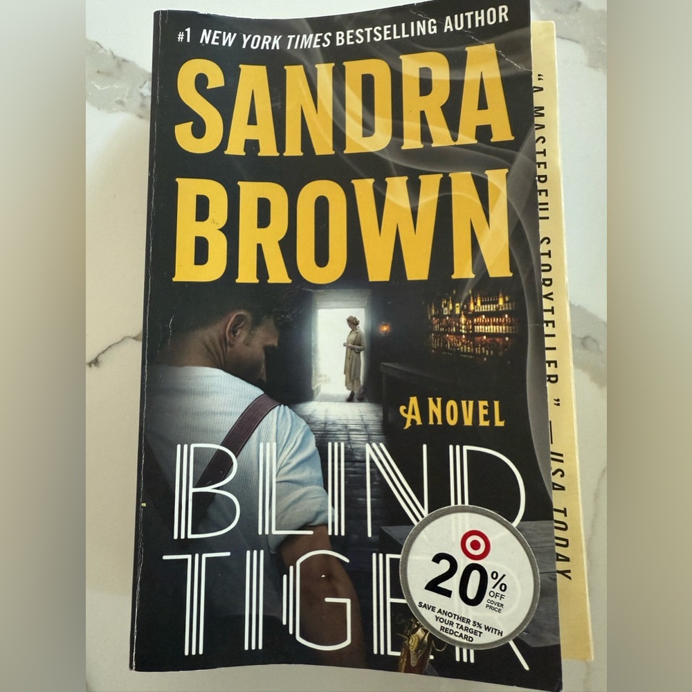 Blind Tiger psychological thriller book Sandra Brown 4/$20